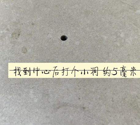 西宁市瓷砖空鼓维修公司专业解答在瓷砖铺贴过程中，如果砂料搅拌不均匀，将会带来以下问题